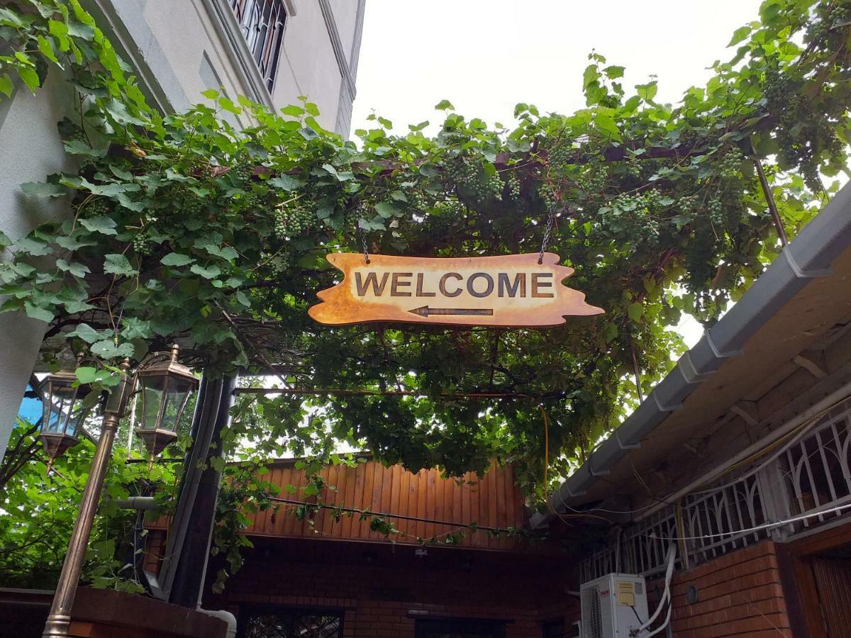 Gold Avlabari Apartment Tbilisi Exterior photo